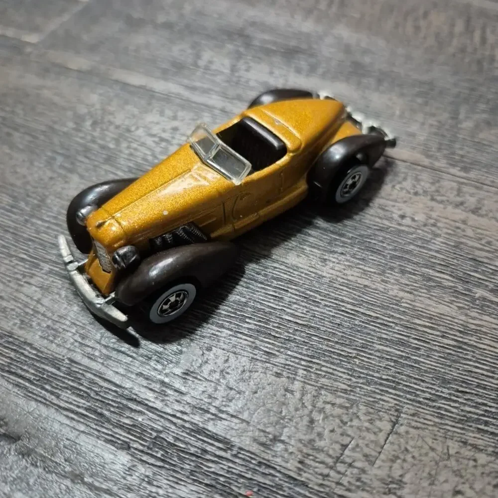 Vintage Mattel Hot Wheels Auburn 852 1978 Gold 2 Door Coupe Malaysia White Walls